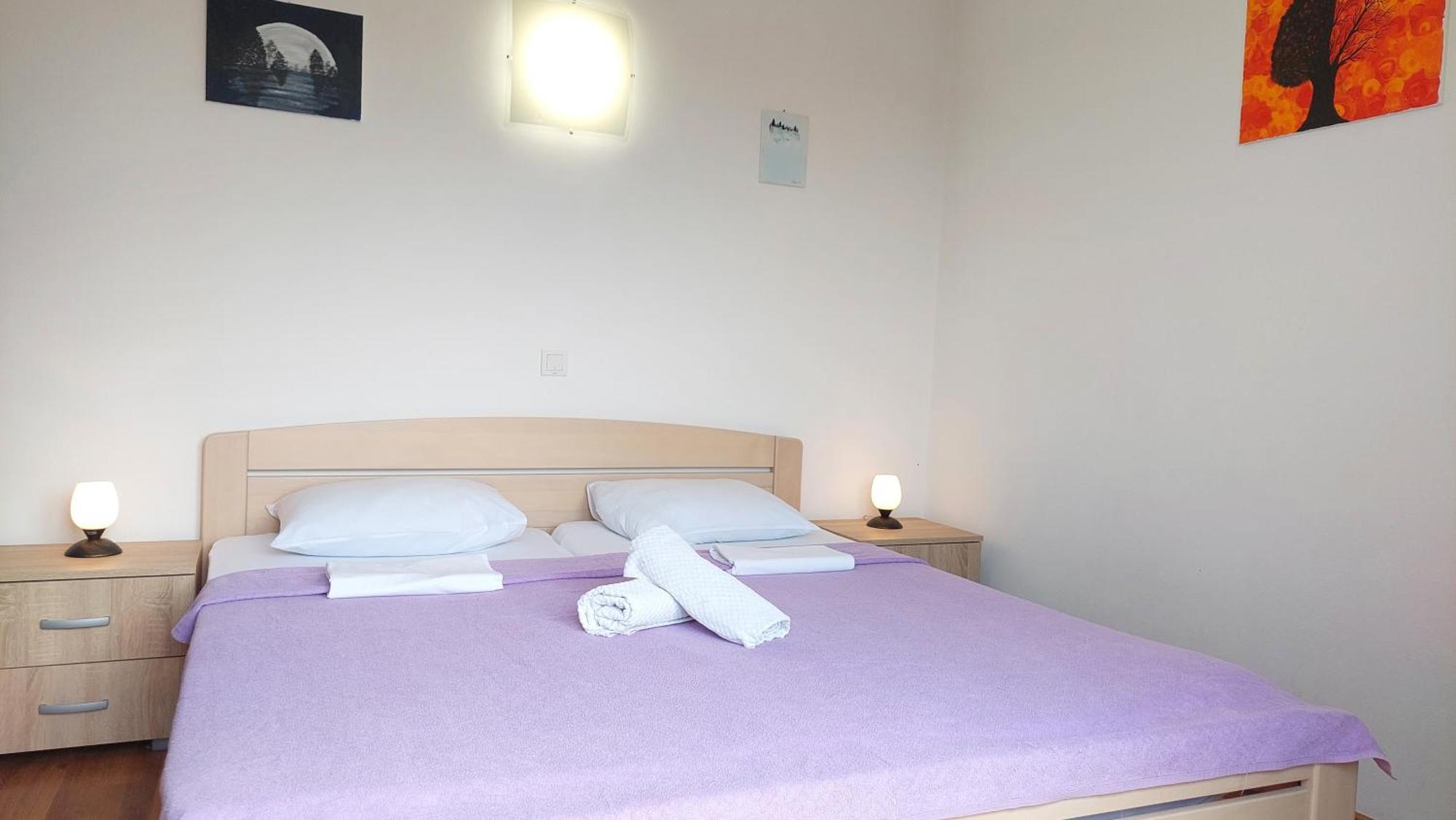 Pansion Klaudija Acomodação com café da manhã Crikvenica Quarto foto