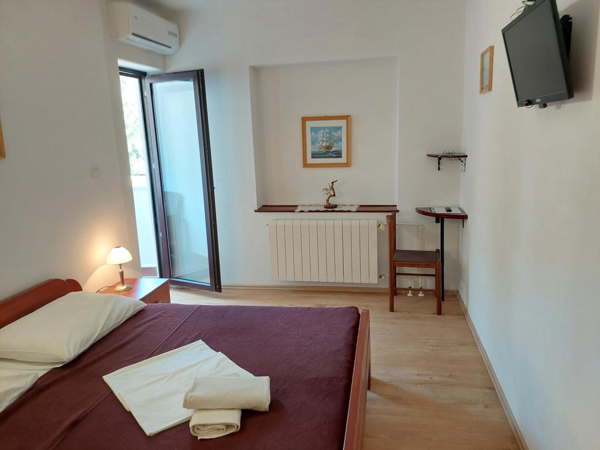 Pansion Klaudija Acomodação com café da manhã Crikvenica Quarto foto